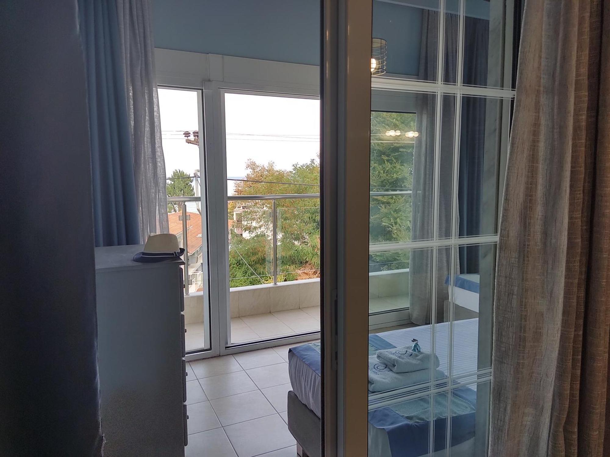 Celeste Deluxe Apartments สกาลา โปเตมิอัส ห้อง รูปภาพ